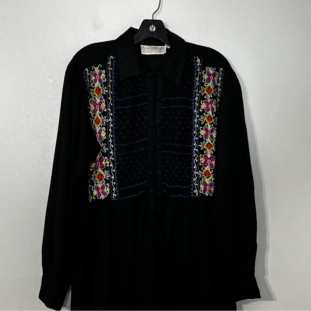 Vintage Passports Pier 1 Imports Women’s M Black Embroidered Maxi Dress